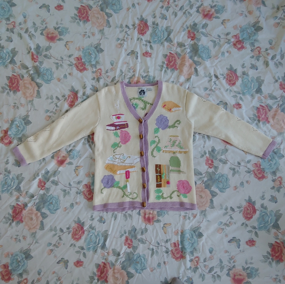 SO FUN. VTG handknit sweater. Medium